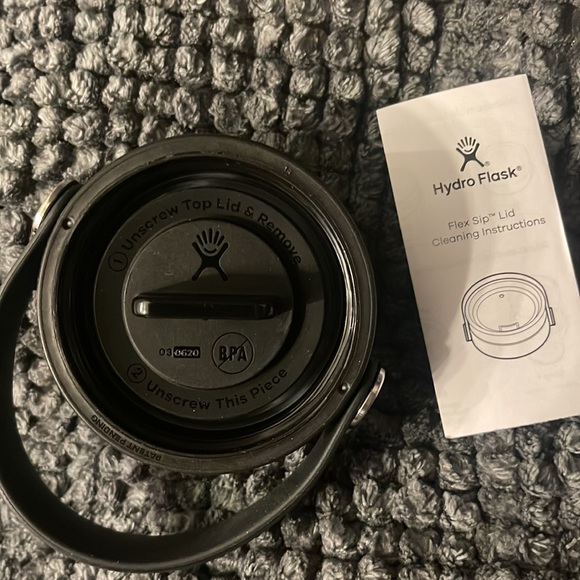 Hydro Flask Coffee Wide Mouth White w/ Black Lid Double Wall Vacuum Insulation - Picture 6 of 9